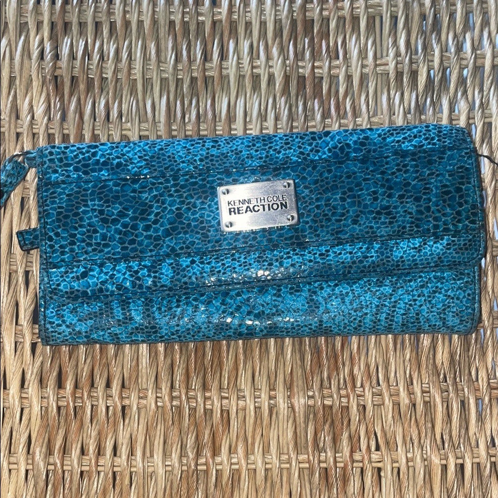 Kenneth Cole Reaction Blue Sequin Wristlet